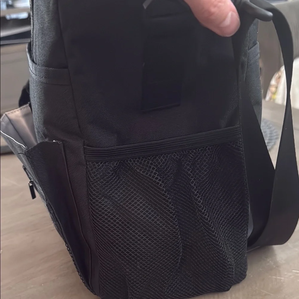 Black LaptopBag with Durable Fabric and Modern Design great for teachers